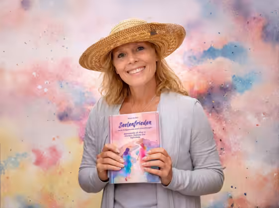 Nicole Bondani mit ihrem Buch Seelenfrieden nach Fehlgeburten und Abtreibungen